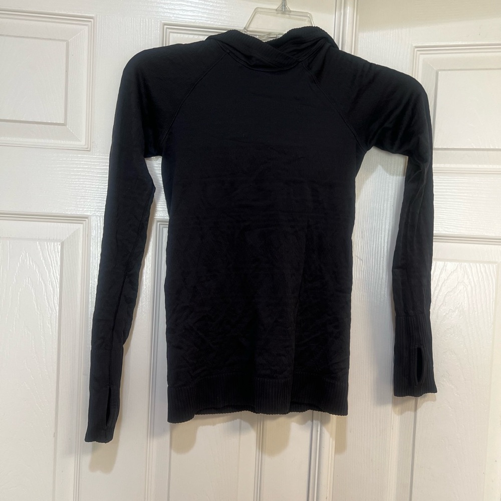 Lululemon Gray Black Ribbed thumb hole‎ Pullover Hoodie Sweater Women's Size 4